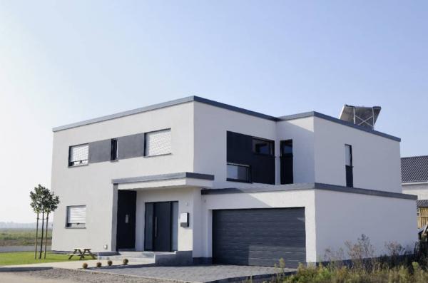 Atap Datar dengan Nuansa Hitam dan Putih